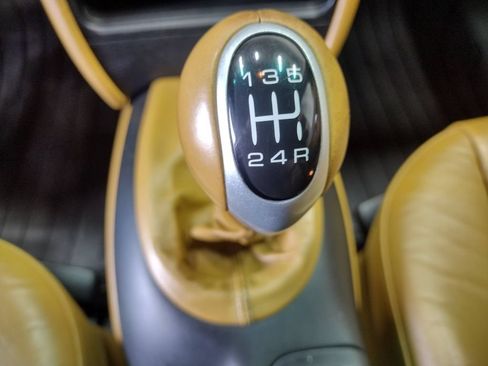 Used 2004 Porsche Boxster RWD image 28
