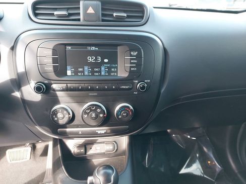 Used 2017 Kia Soul Base image 20