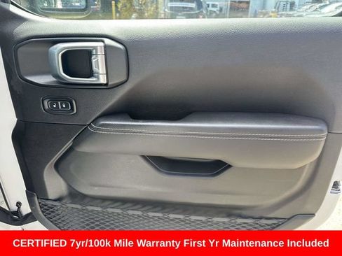 Used 2023 Jeep Wrangler Unlimited Sahara AWD/4WD image 9