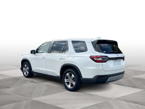 Used 2025 Honda Pilot EX-L image 6