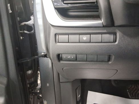 Used 2022 Nissan Rogue SV image 19