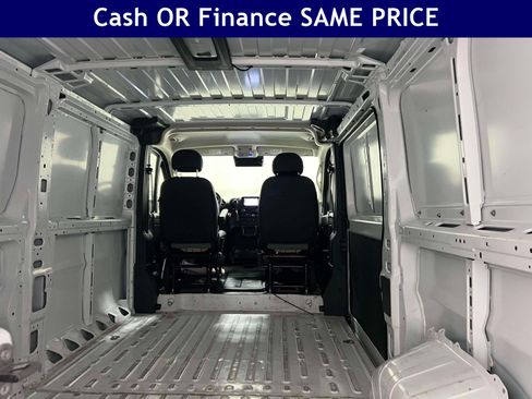 Used 2025 RAM ProMaster 2500 w/ Convenience Group FWD image 13
