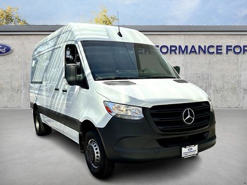 Used 2021 Mercedes-Benz Sprinter 3500 image 4
