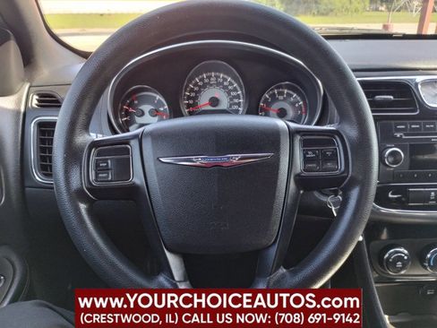 Used 2014 Chrysler 200 LX image 22