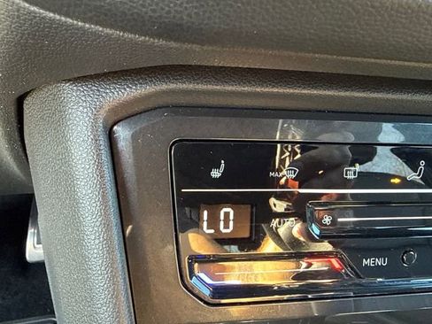 Used 2023 Volkswagen Tiguan SE R-Line image 20