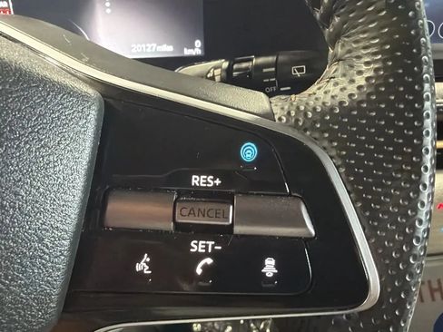 Used 2024 Nissan Ariya AWD image 25