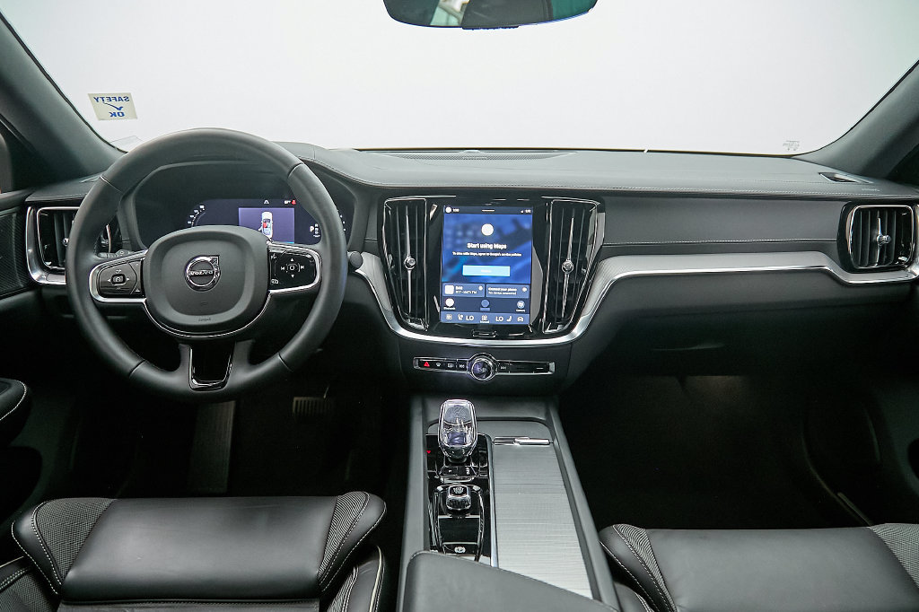 Certified 2025 Volvo S60 B5 Ultra AWD/4WD image 26