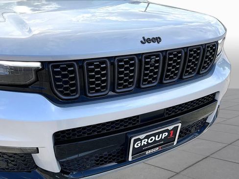 Used 2025 Jeep Grand Cherokee L Summit AWD/4WD image 30