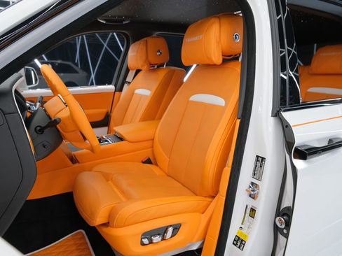 Used 2024 Rolls-Royce Cullinan AWD/4WD image 33