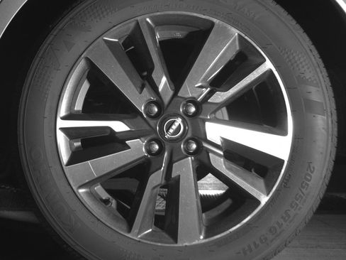 Used 2025 Nissan Versa SV image 14