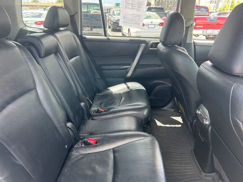 Used 2012 Toyota Highlander 4WD Hybrid w/ Leather Pkg image 33