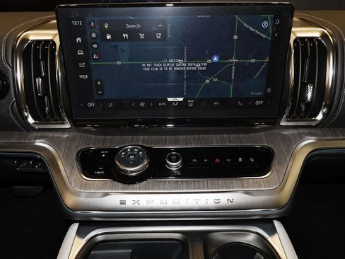 New 2025 Ford Expedition Platinum w/ Platinum Ultimate Package image 26