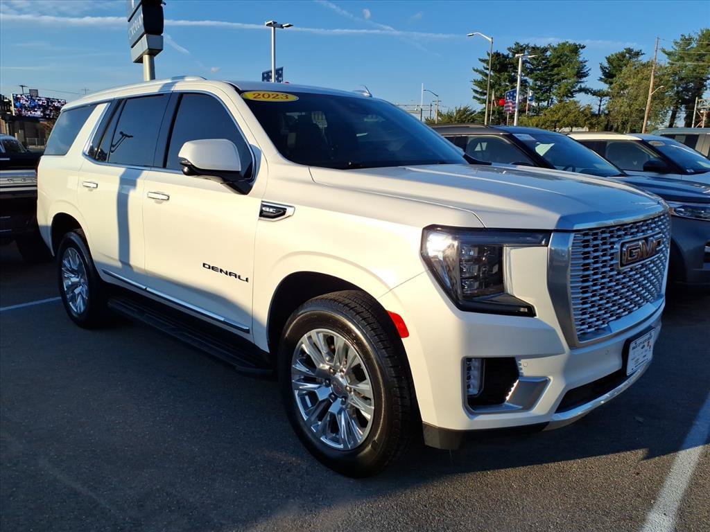 Used 2023 GMC Yukon Denali AWD/4WD image 3