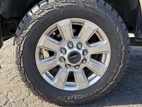 Used 2017 Ford F250 Platinum w/ Platinum Ultimate Package AWD/4WD image 9