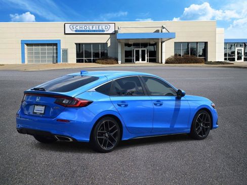 Used 2024 Honda Civic Sport Touring image 3
