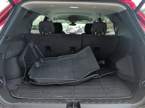 Used 2019 Chevrolet Equinox LT w/ Driver Convenience Package FWD image 19