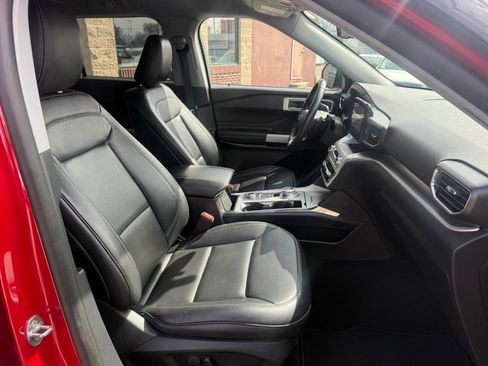 Used 2020 Ford Explorer XLT w/ Equipment Group 202A image 36