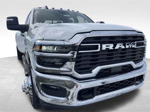 New 2026 RAM 3500 Tradesman AWD/4WD image 19