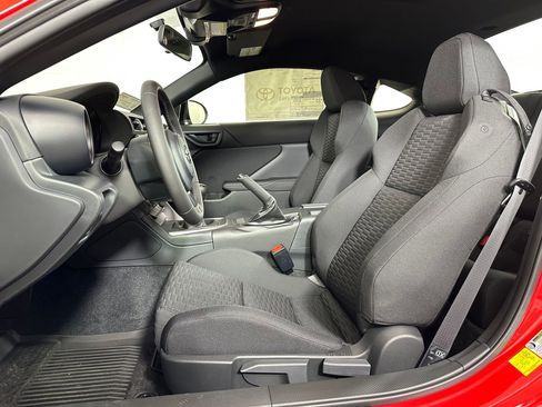 New 2025 Toyota GR86 Base image 4