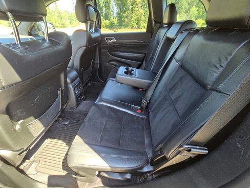 Used 2018 Jeep Grand Cherokee Altitude AWD/4WD image 14
