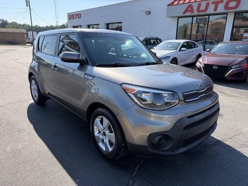 Used 2017 Kia Soul w/ Convenience Package FWD image 3
