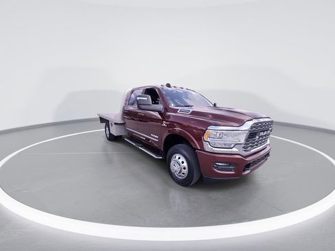 Used 2024 RAM 3500 Limited AWD/4WD image 2