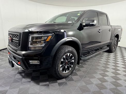Used 2023 Nissan Titan PRO-4X w/ Pro-4x Convenience Package image 10