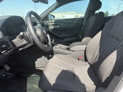Used 2025 Honda Accord Sport image 9