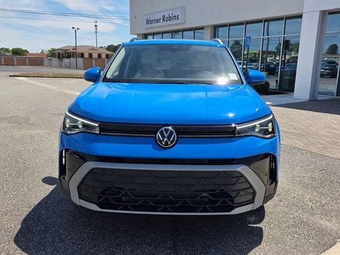 New 2026 Volkswagen Taos SE image 2