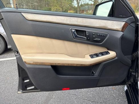 Used 2011 Mercedes-Benz E 350 4MATIC Wagon image 9