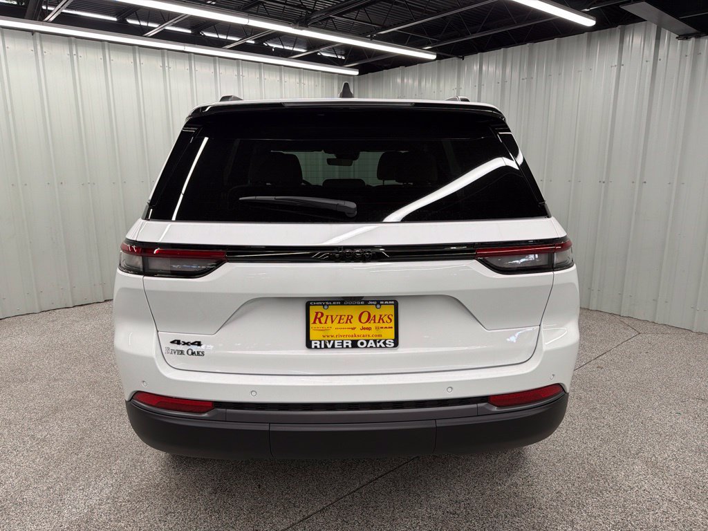 New 2026 Jeep Grand Cherokee Limited w/ Limited Altitude Package AWD/4WD image 5