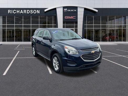 Used 2017 Chevrolet Equinox LS FWD image 9