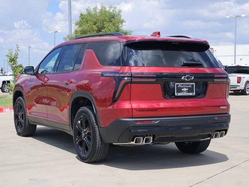 New 2027 Chevrolet Traverse LT w/ Midnight/Sport Edition FWD image 4