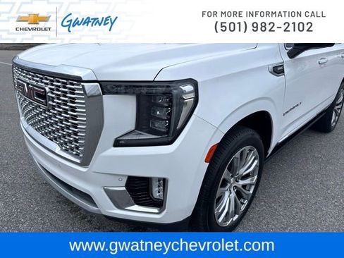 Used 2021 GMC Yukon Denali w/ Denali Premium Package image 14
