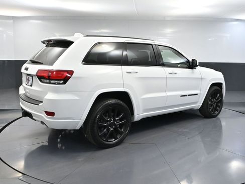 Used 2021 Jeep Grand Cherokee Laredo X AWD/4WD image 6