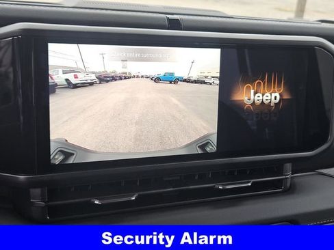 New 2025 Jeep Gladiator High Tide image 18