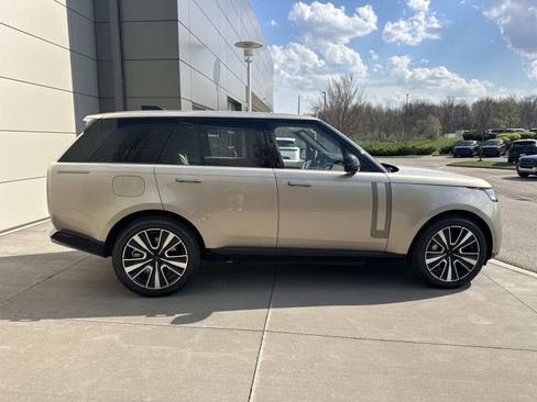 New 2026 Land Rover Range Rover SE AWD/4WD image 4