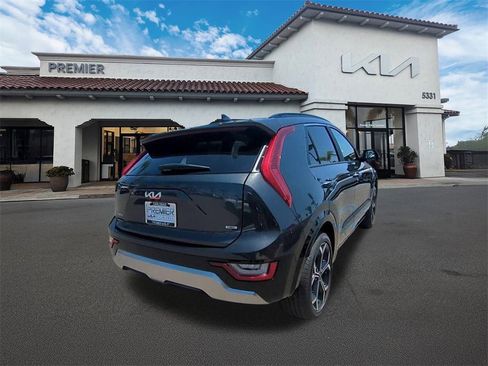 New 2025 Kia Niro SX Touring image 13