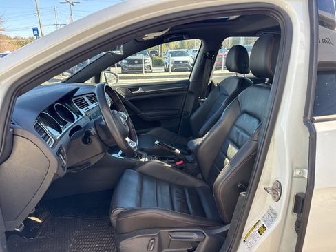 Used 2018 Volkswagen GTI SE w/ SE Leather Package image 19