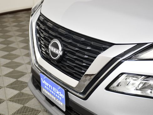 Used 2022 Nissan Rogue SV AWD/4WD image 11