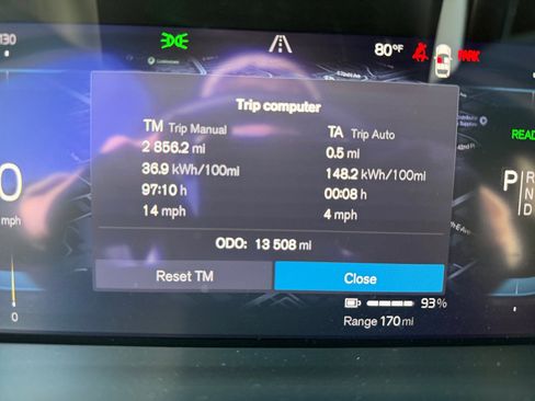 Used 2023 Volvo XC40 Recharge Plus w/ Protection Package Premier image 16