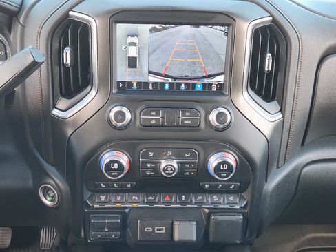 Used 2023 GMC Sierra 2500 AT4 w/ AT4 Premium Plus Package AWD/4WD image 19