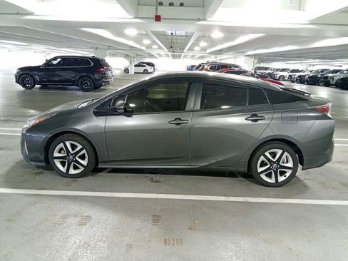 Used 2016 Toyota Prius Three Touring FWD image 8
