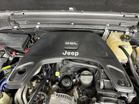 Used 2020 Jeep Gladiator Rubicon AWD/4WD image 29