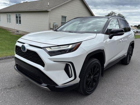 Used 2024 Toyota RAV4 XSE w/ Weather Package AWD/4WD image 8