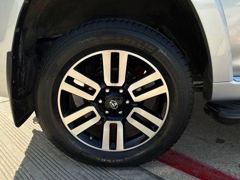 Used 2015 Toyota 4Runner Limited AWD/4WD image 9