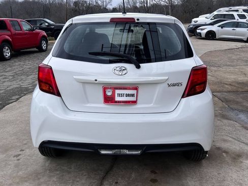 Used 2017 Toyota Yaris L image 5