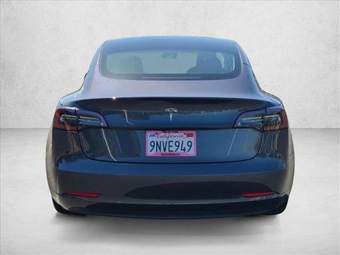 Used 2022 Tesla Model 3 RWD image 7
