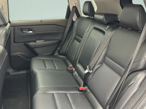 Used 2023 Nissan Rogue SV w/ SV Premium B Package AWD/4WD image 10