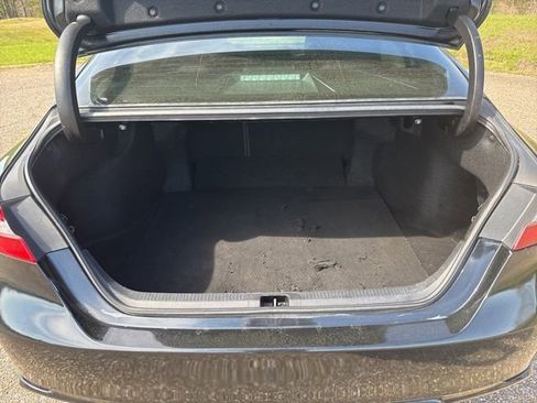 Used 2018 Toyota Camry SE image 10